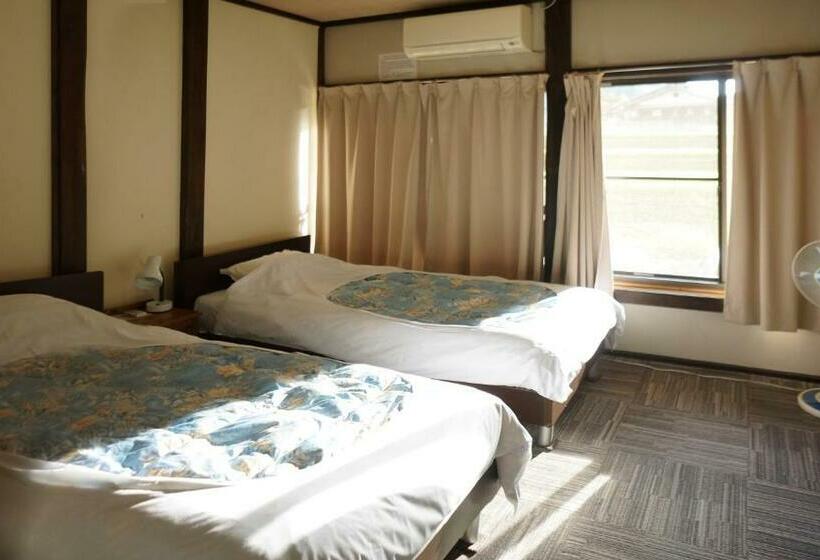 Общежитие Sakura Guest House