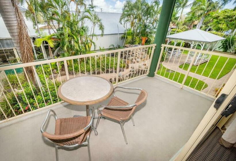 Shamrock Gardens Motel