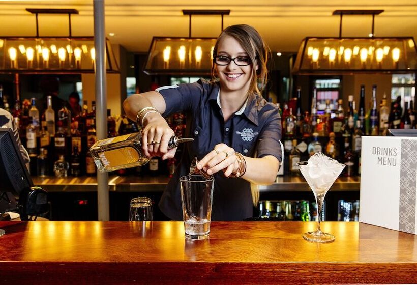 Shamrock Gardens Motel