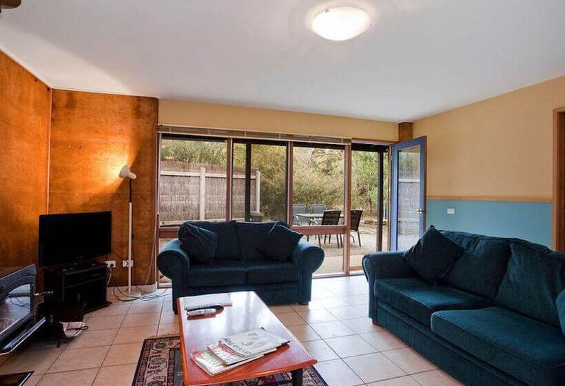 Split Point Cottages