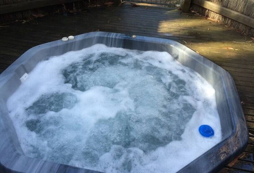 Split Point Cottages