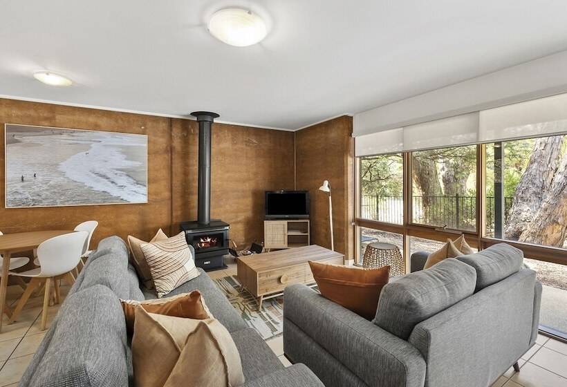 Split Point Cottages