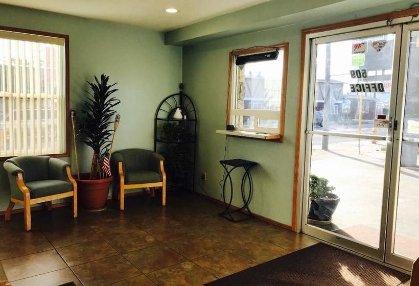 Мотель Tiki Lodge