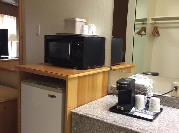 Мотель Tiki Lodge