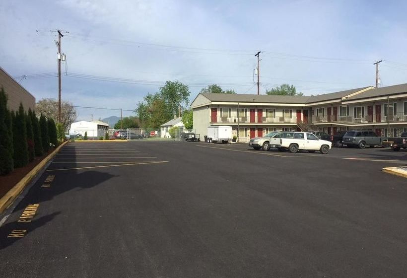 Мотель Tiki Lodge