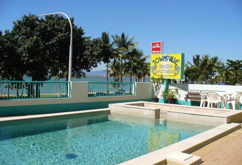 Emthree Seaside Apartments