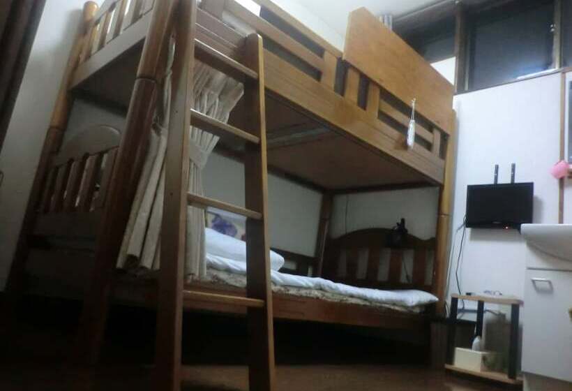 Yufuin Country Road Youth Hostel