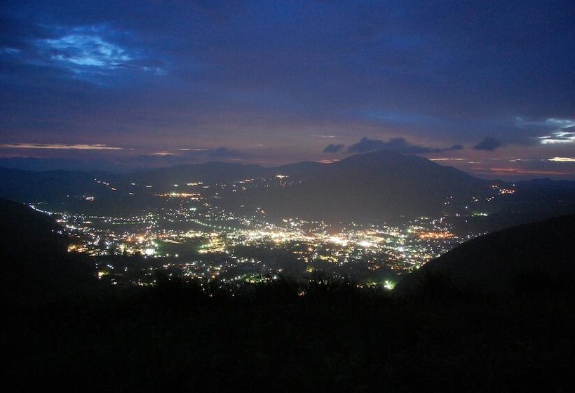 Yufuin Country Road Youth Hostel