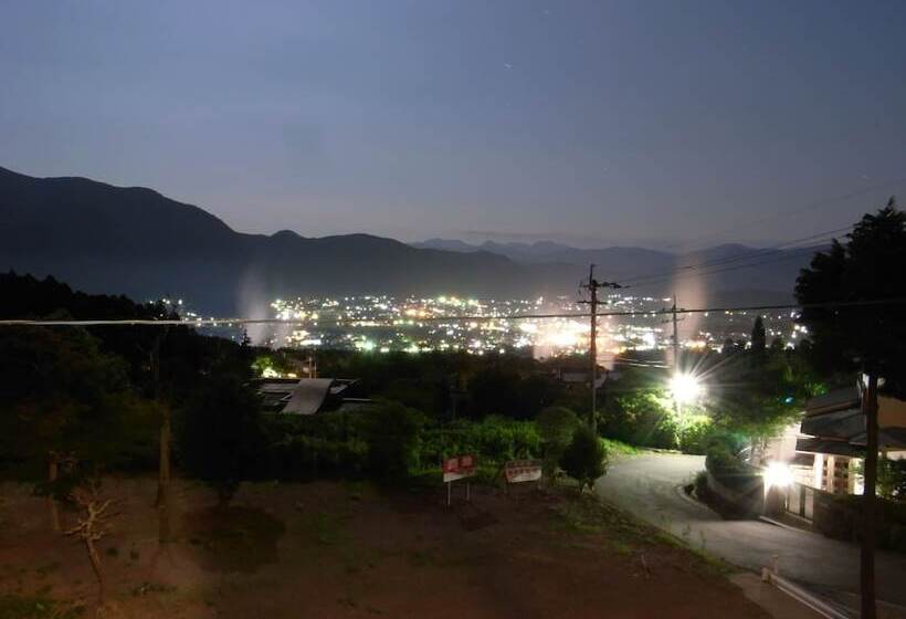 Yufuin Country Road Youth Hostel