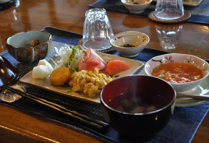 Yufuin Country Road Youth Hostel