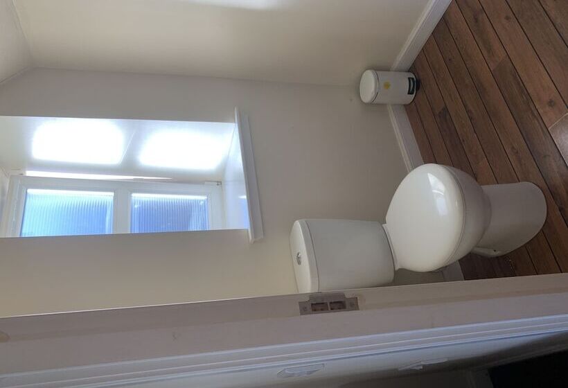 1 Lochness Rooms&hostel