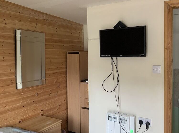 1 Lochness Rooms&hostel