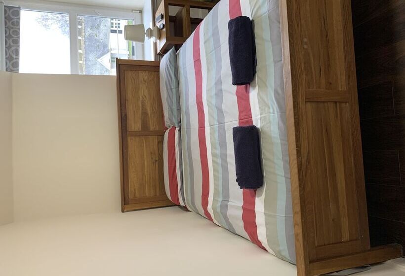 1 Lochness Rooms&hostel