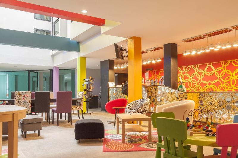 Общежитие Behind The Scene Hotel Club @ Samui