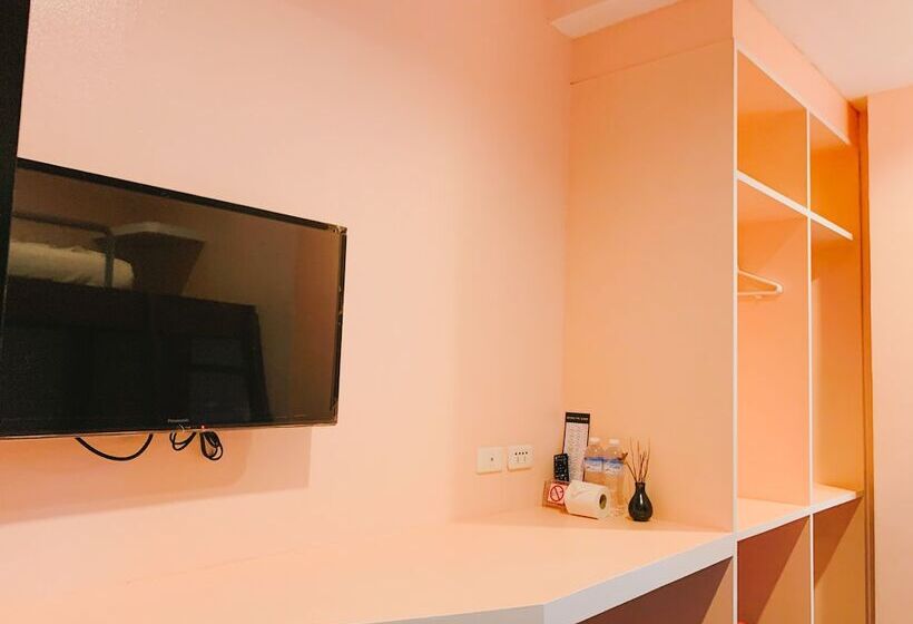 Общежитие Behind The Scene Hotel Club @ Samui