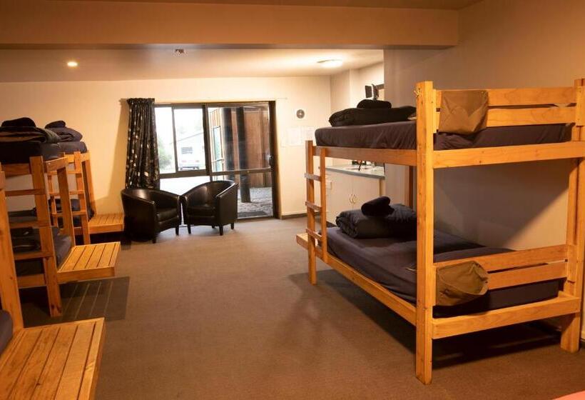 هاستل Dusky Lodge