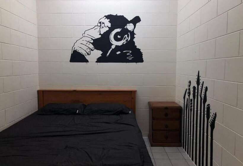 הוסטל Frogshollow Backpackers