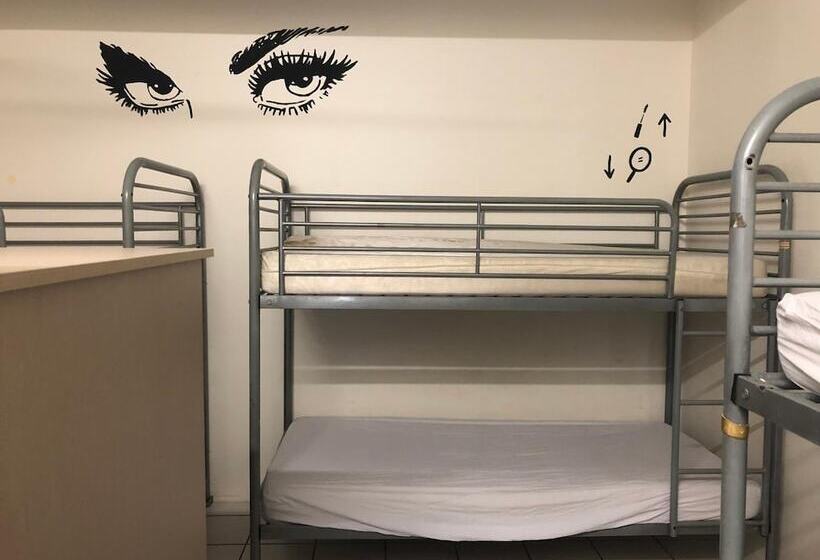 הוסטל Frogshollow Backpackers