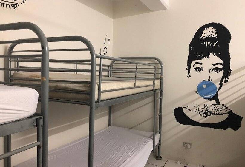 הוסטל Frogshollow Backpackers