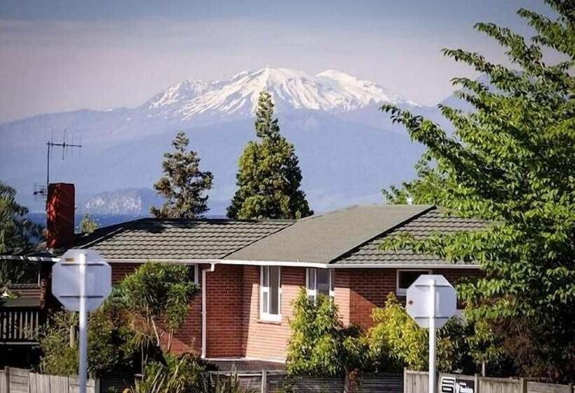 הוסטל Haka House Taupo