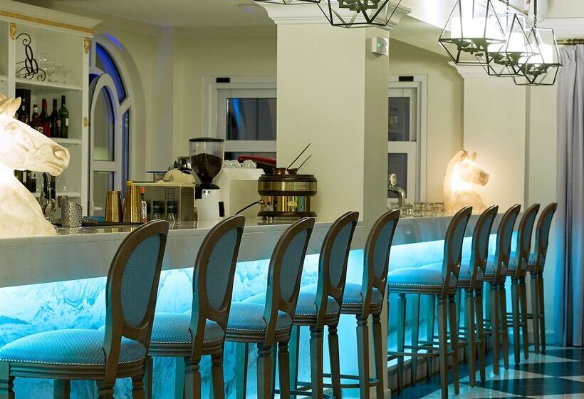 Anemos Luxury Grand Resort