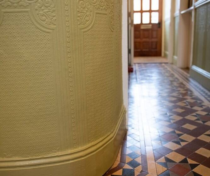 مبيت وإفطار Milton House Studio Apartment Suites