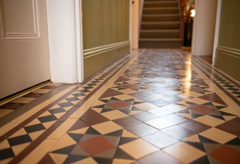 مبيت وإفطار Milton House Studio Apartment Suites