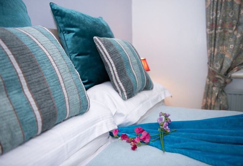 مبيت وإفطار Milton House Studio Apartment Suites