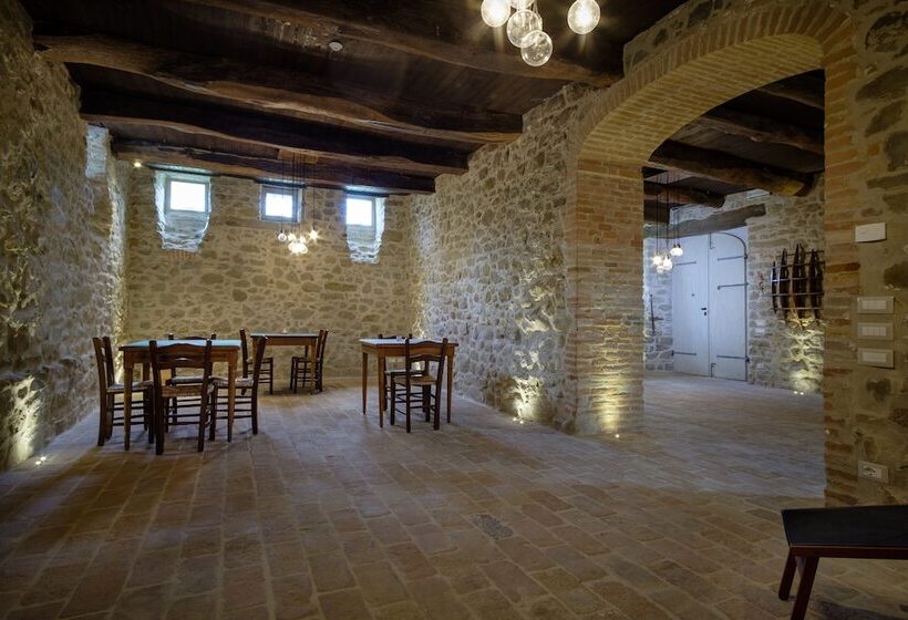 مبيت وإفطار Palazzo Serre   Piscina & Natura