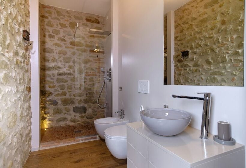 مبيت وإفطار Palazzo Serre   Piscina & Natura