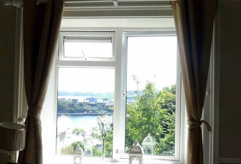 Bed and Breakfast Robin Hill House Heritage Guest House