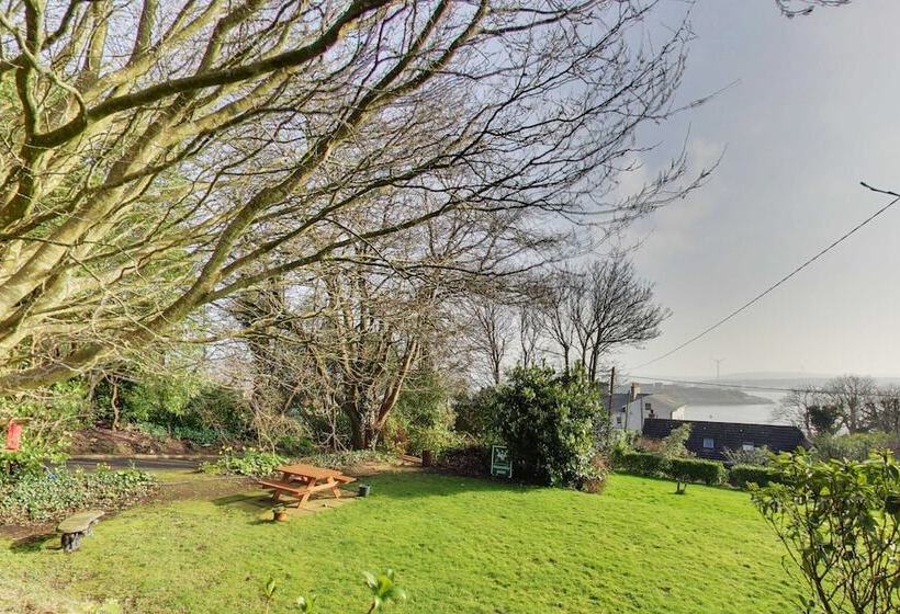 Bed and Breakfast Robin Hill House Heritage Guest House