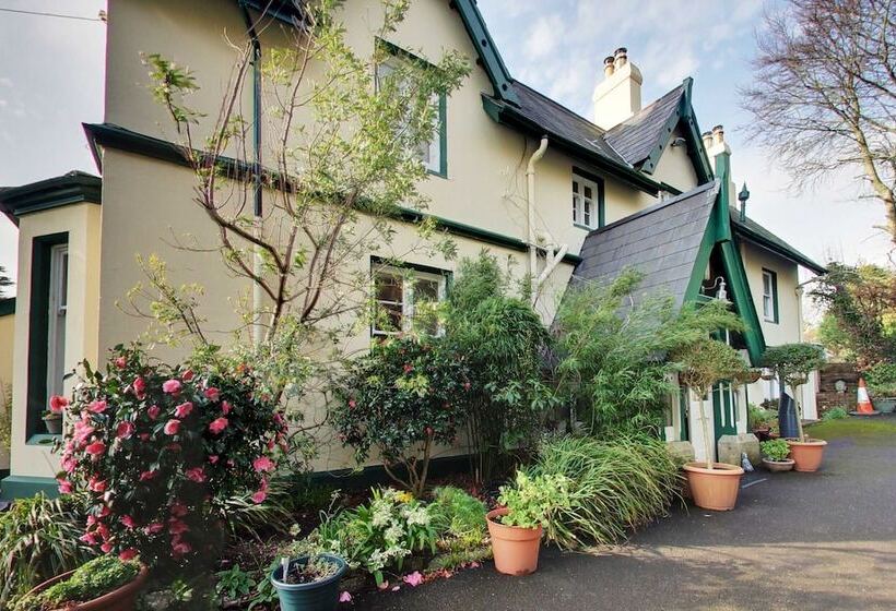 Bed and Breakfast Robin Hill House Heritage Guest House