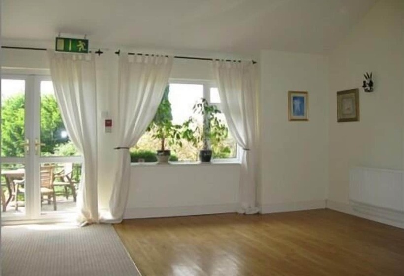 Bed and Breakfast Robin Hill House Heritage Guest House