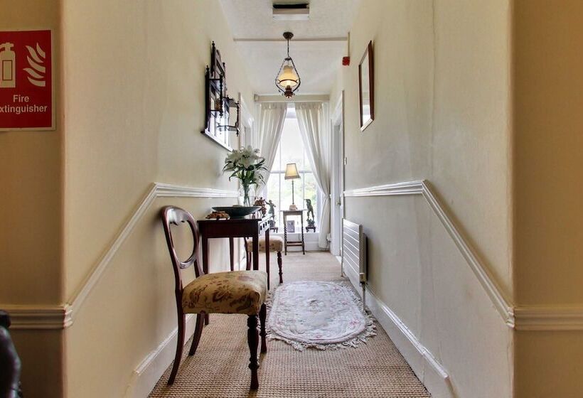 Bed and Breakfast Robin Hill House Heritage Guest House