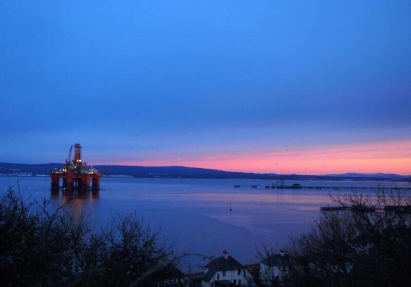 مبيت وإفطار The Factor's House