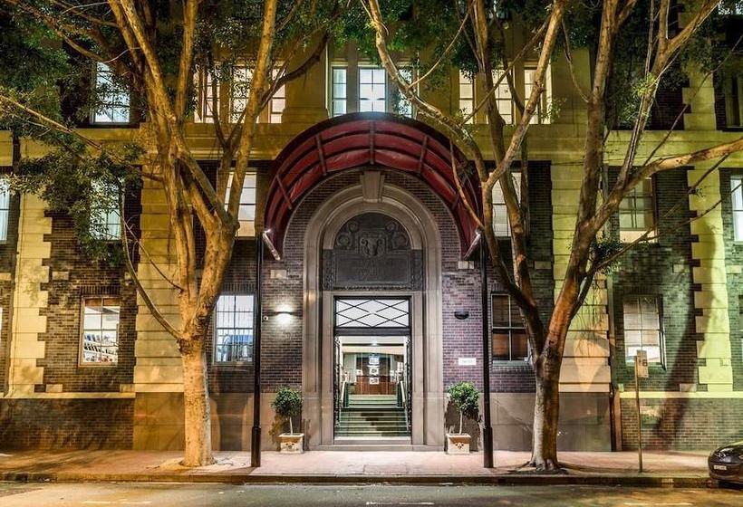 Darling Harbour Apartment