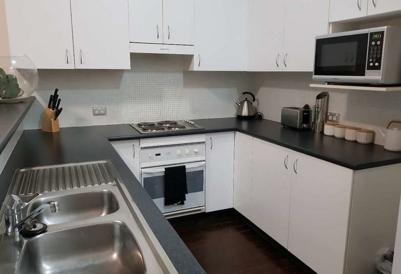 Darling Harbour Apartment