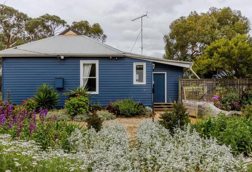 Freshwater Creek Cottages & Farm Stay