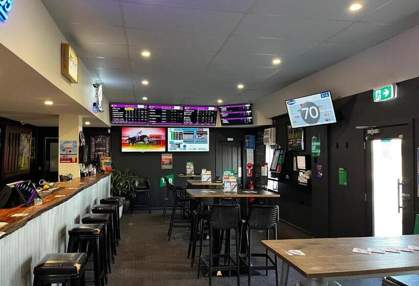 酒店 The Anglers Inn