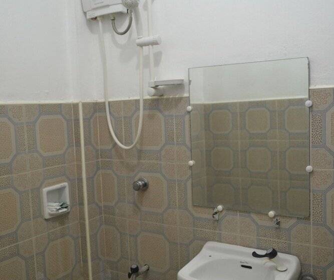 هتل Antonio S Apartelle & Suites