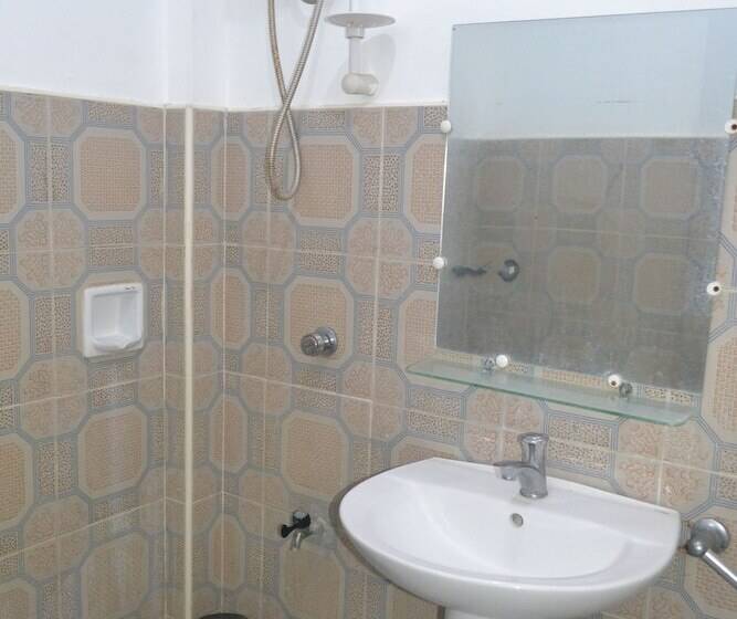 هتل Antonio S Apartelle & Suites