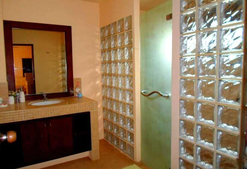 Отель Baan Tropicana