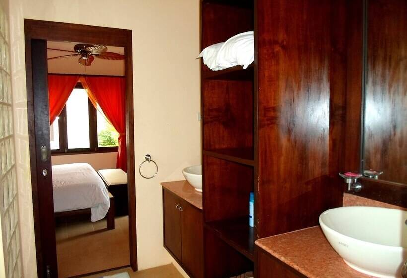 Отель Baan Tropicana