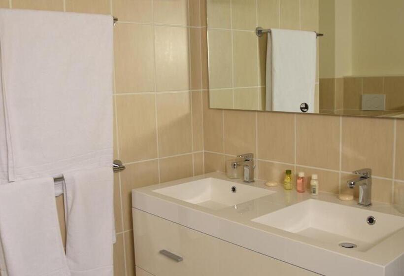 Отель Château Hôtel De Warenghien