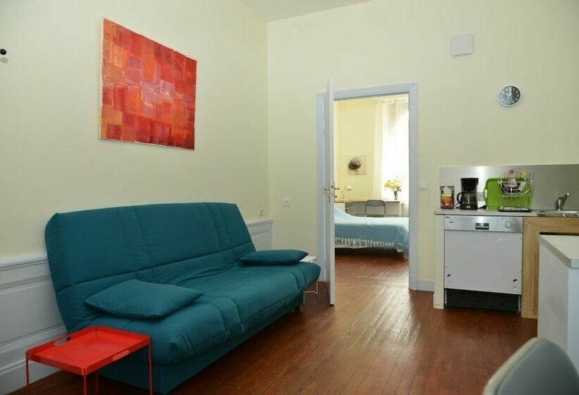 Отель Château Hôtel De Warenghien