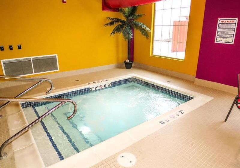 בית מלון כפרי Comfort Suites Regina