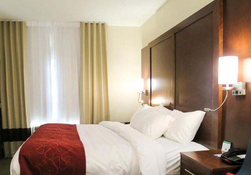 Отель Comfort Suites Regina