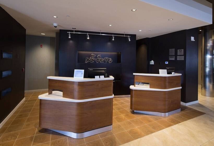 فندق Courtyard Bay City