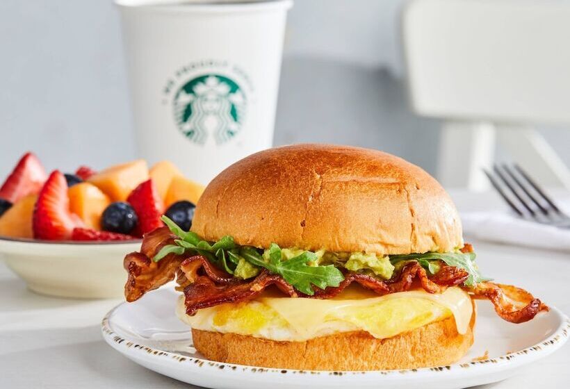 فندق Courtyard Bay City